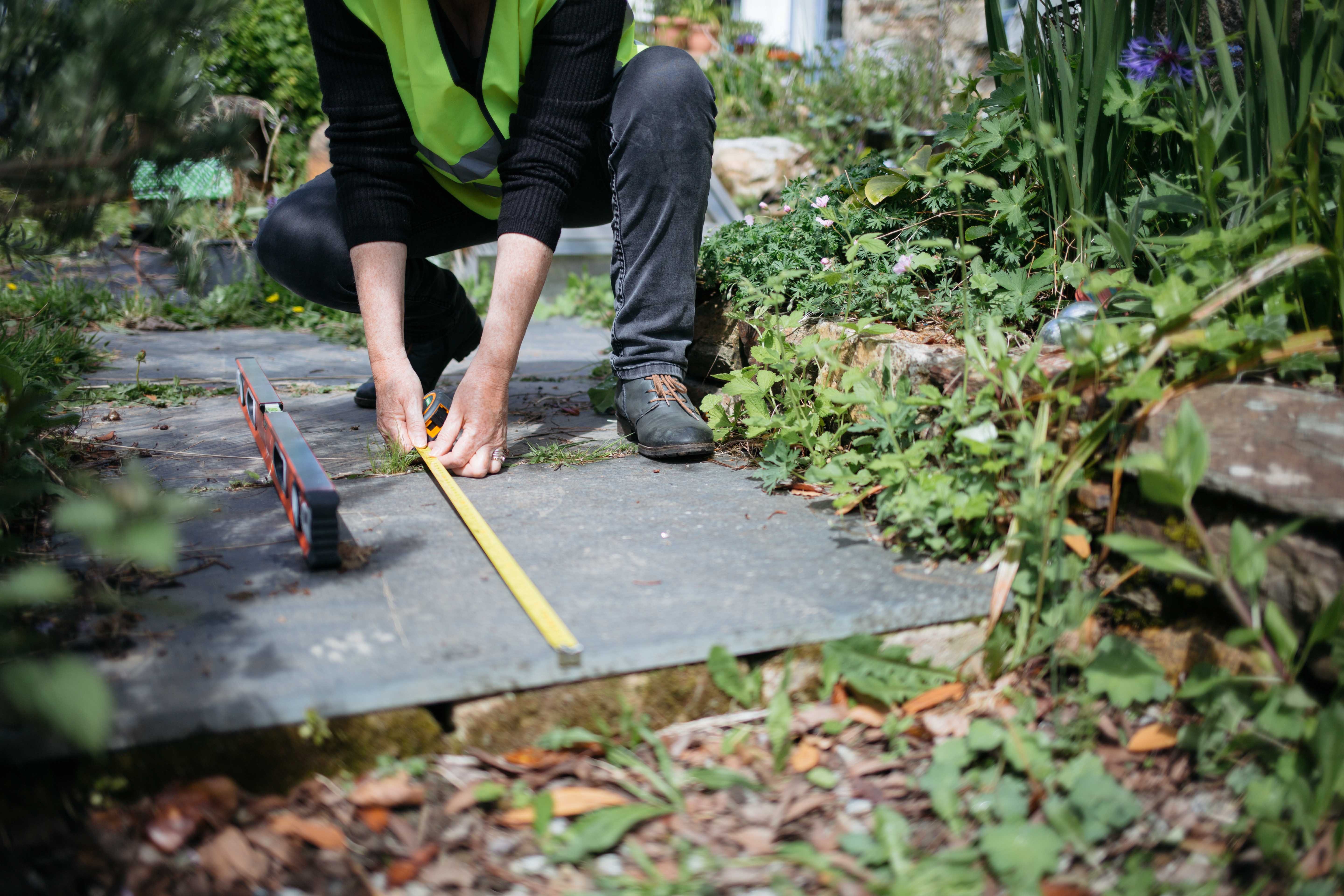 Measuring a path with a tape measure